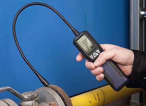 Leak detection on gas pipes with the Wöhler GS 300 gas leak detector